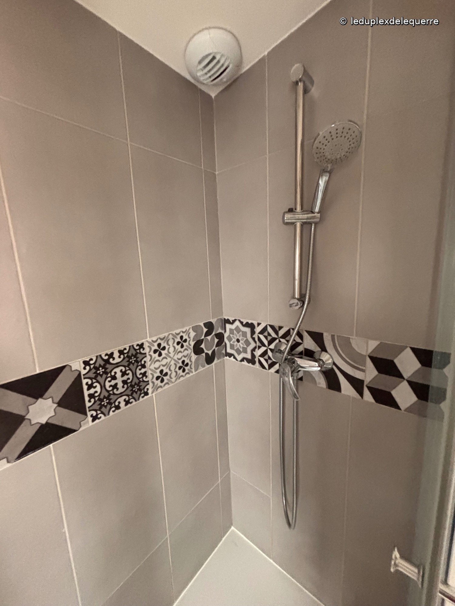 La douche du Duplex de l’Équerre