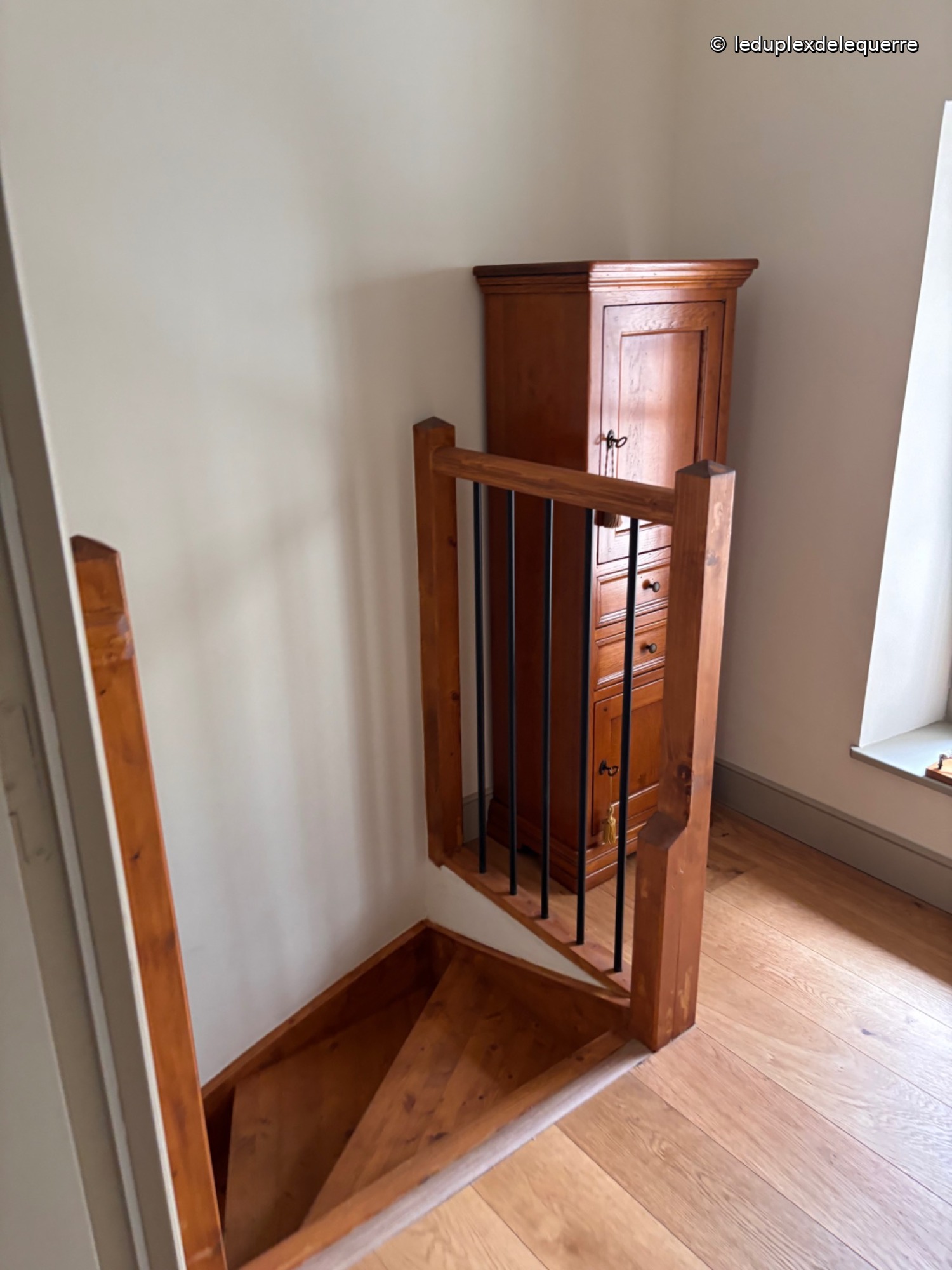 Staircase and upstairs landing of the Toulon duplex
