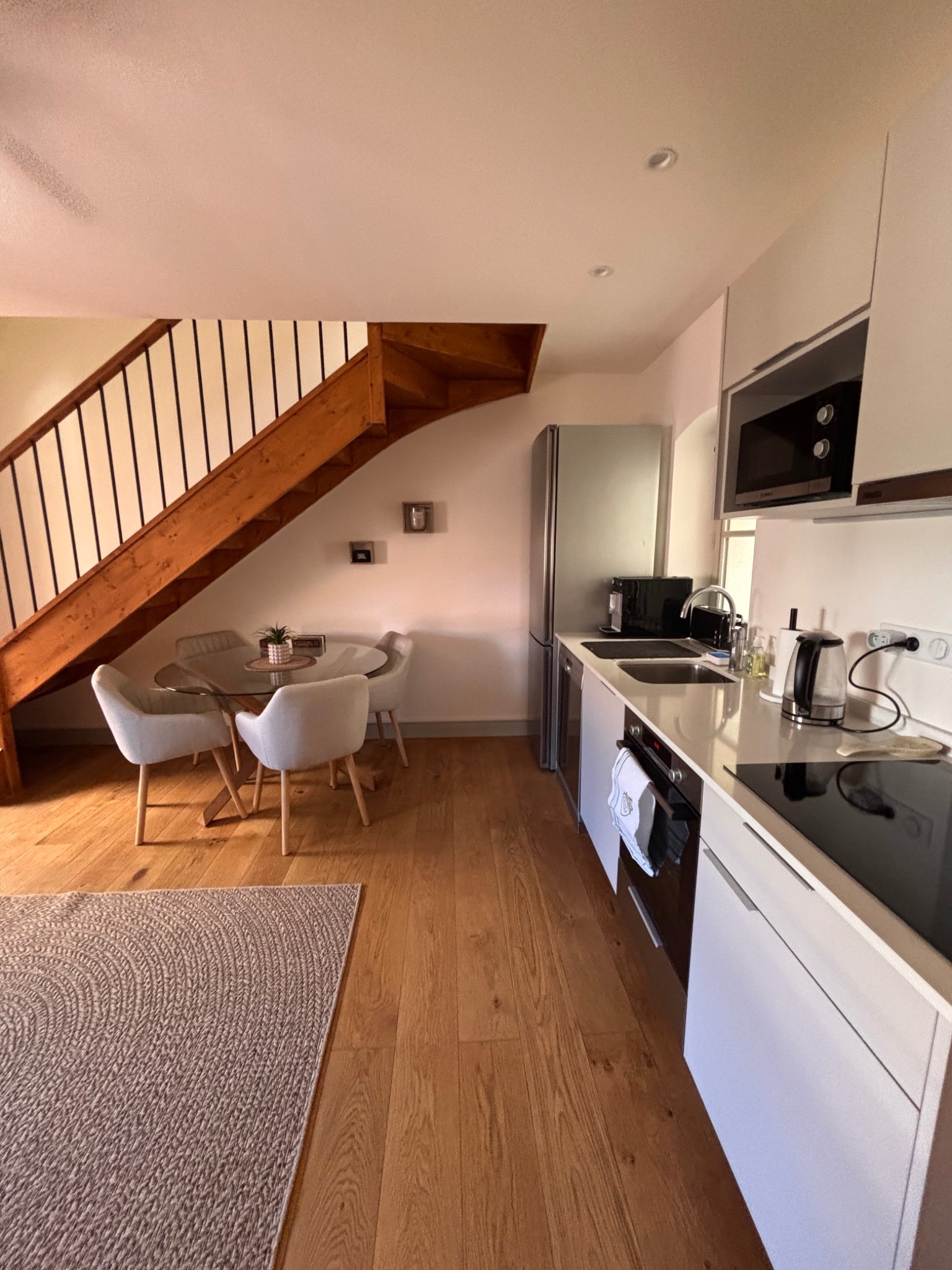 Fully equipped kitchen at Le Duplex de l'Équerre in Toulon
